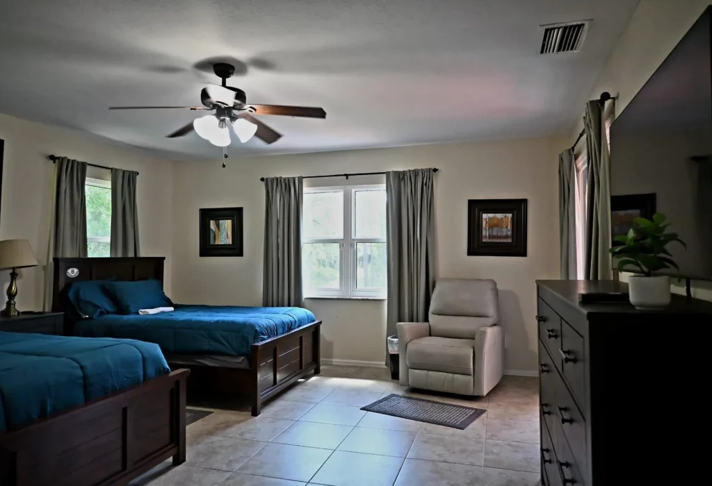palm-city-wellness-residence-comfortable-room-1