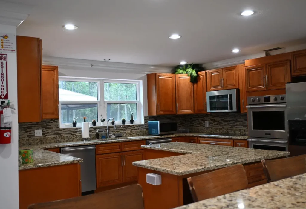 palm-city-wellness-residence-kitchen