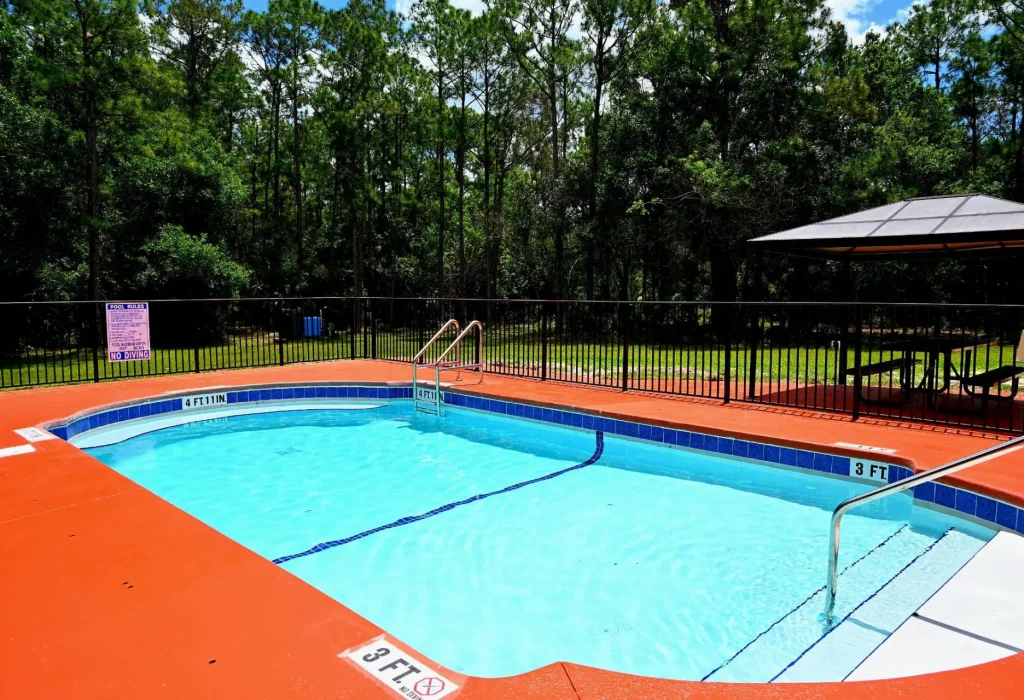 palm-city-wellness-residence-pool-1